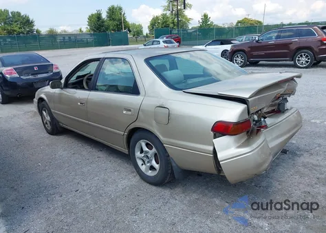 1998 Toyota Camry Le from USA, damaged, VIN 4T1BG22K8WU230512